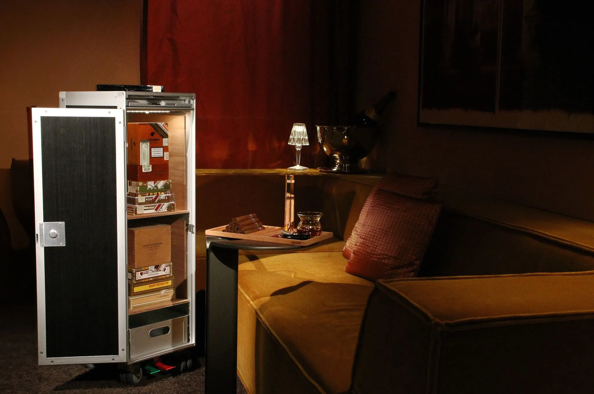 adorini Furnier Modell